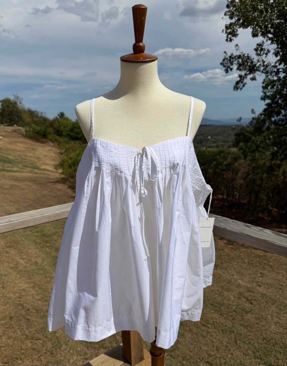 NWT Free Assembly White Pleated Tie Front Cami Tank Top Women’s Size XL